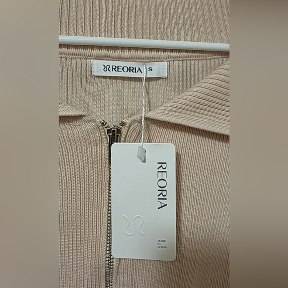 REORIA Off-Shoulder Beige Sweater with 2-Way Zipper Size Small NWT - Picture 6 of 16